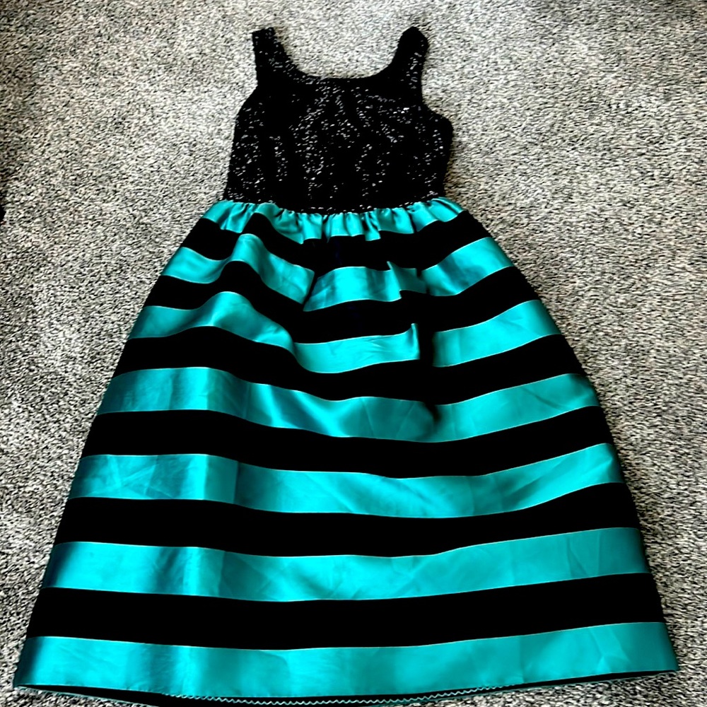 Size 4 — Anthropology — Great condition.